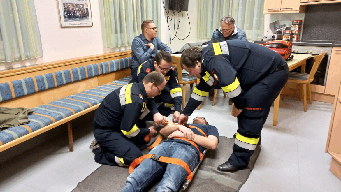 ÜBUNG ZUM SANITÄTSLEISTUNGSBEWERB