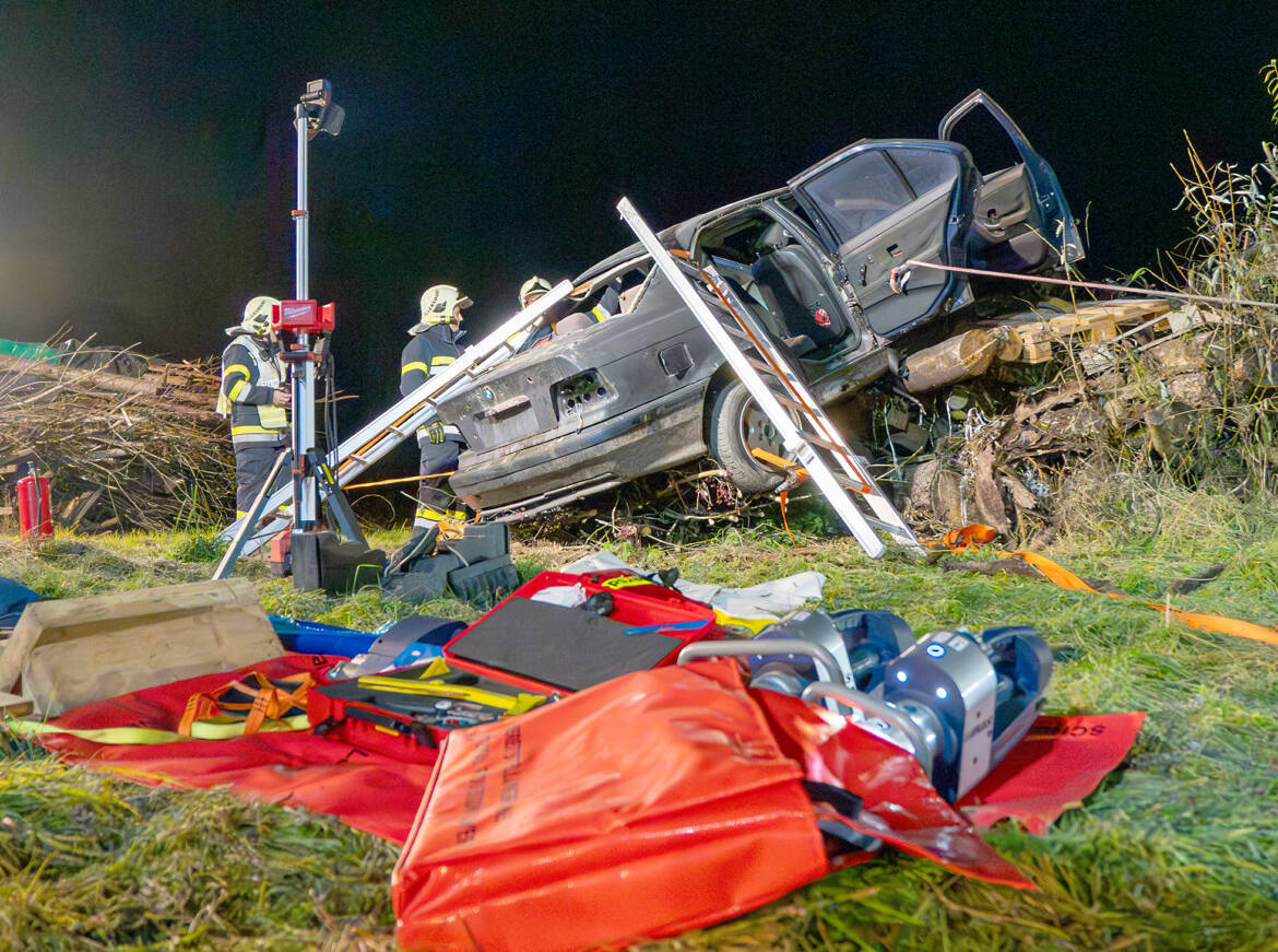 ABSCHLUSSÜBUNG DER FEUERWEHREN