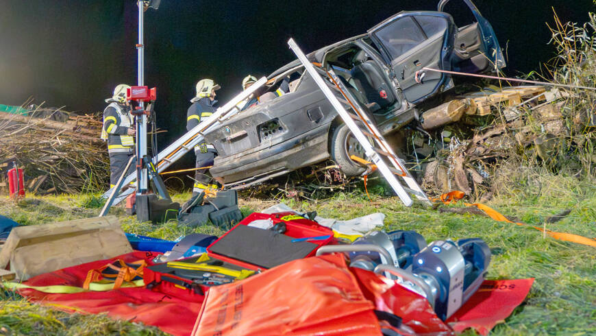 ABSCHLUSSÜBUNG DER FEUERWEHREN